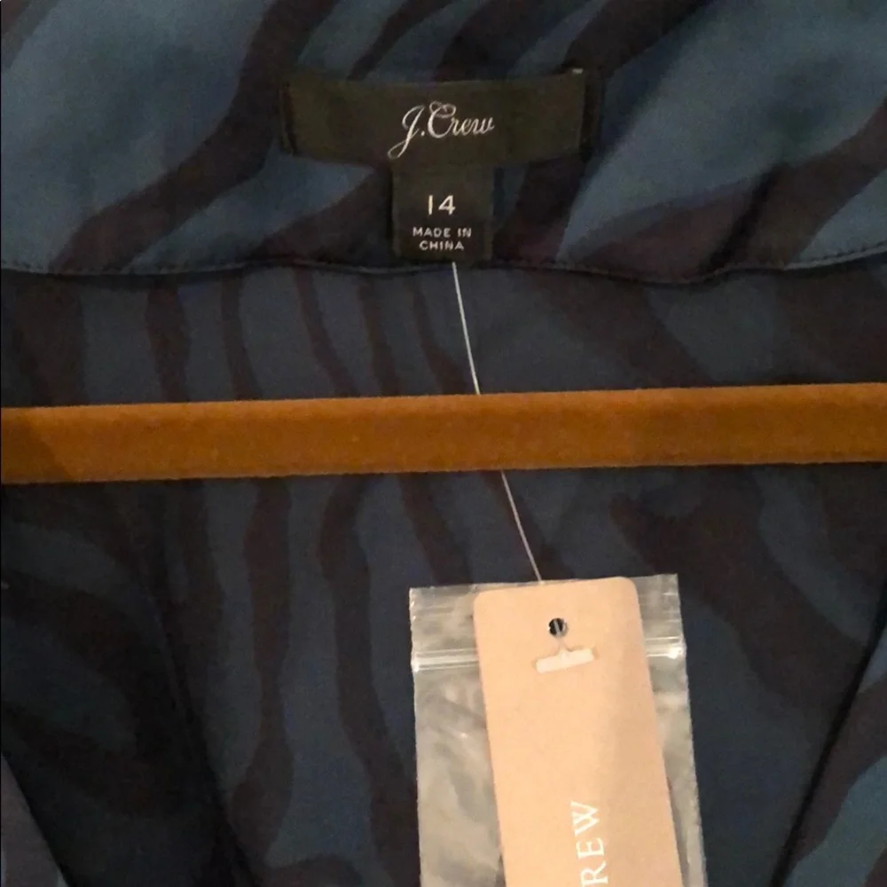 NWT J. CREW DEEP V-NECK BUTTON FRONT TOP